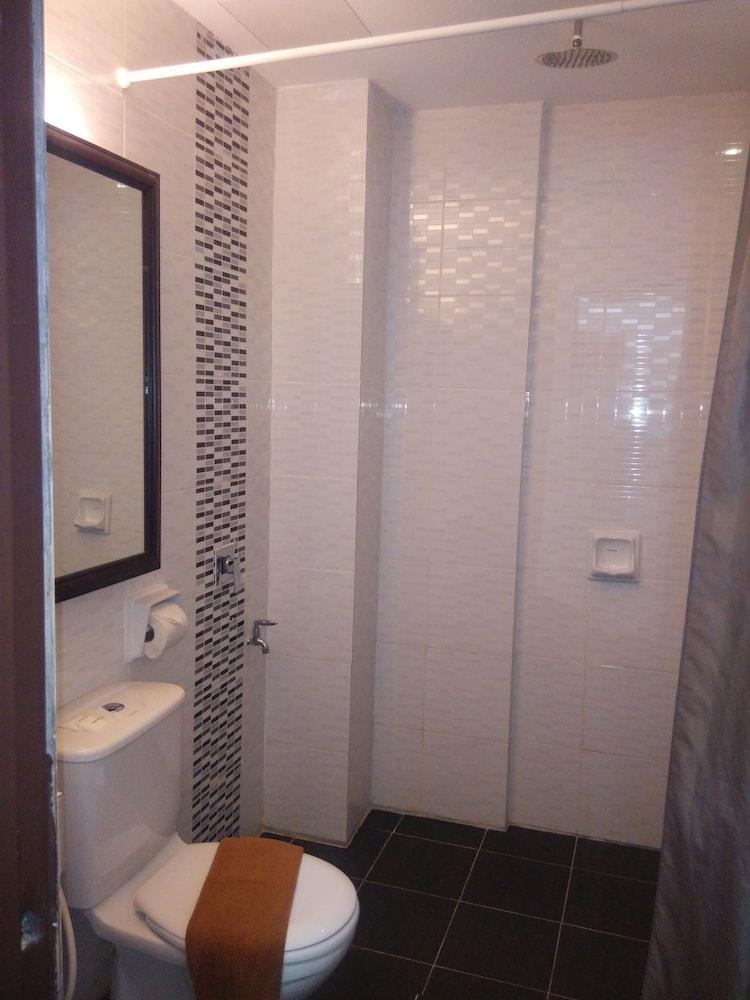 Mny Hotel & Resort Kampung Teluk Nipah Exterior photo
