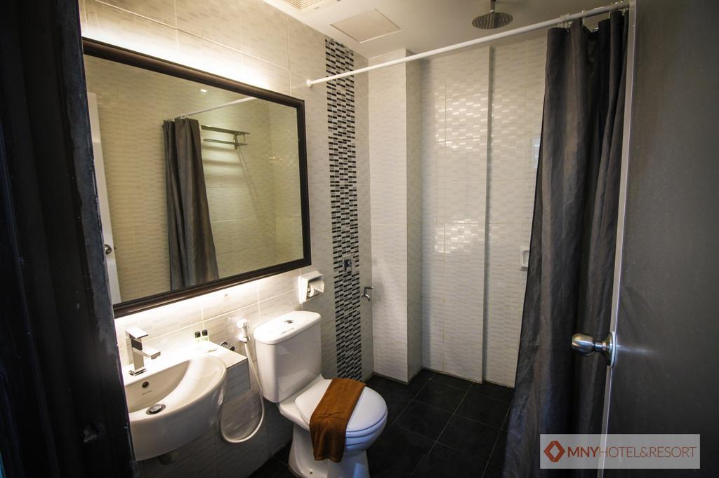 Mny Hotel & Resort Kampung Teluk Nipah Exterior photo