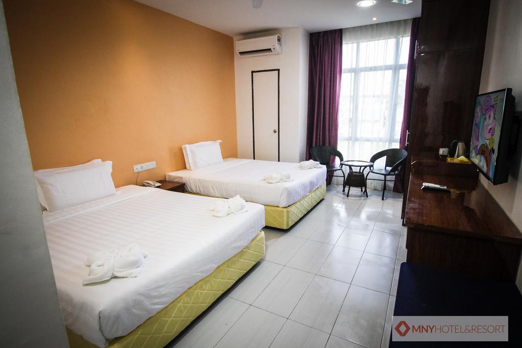 Mny Hotel & Resort Kampung Teluk Nipah Exterior photo
