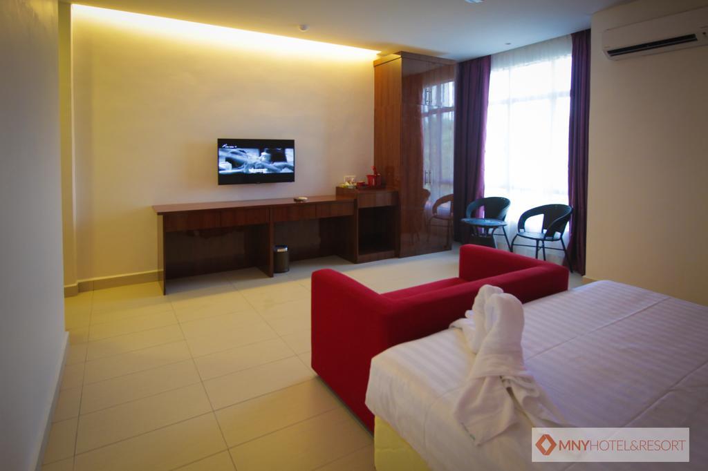 Mny Hotel & Resort Kampung Teluk Nipah Exterior photo