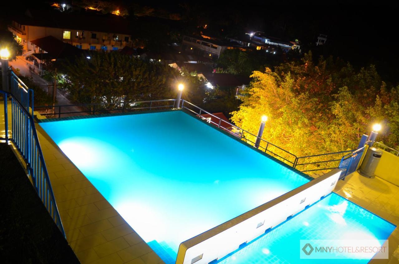 Mny Hotel & Resort Kampung Teluk Nipah Exterior photo